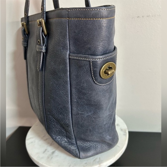 Coach Vintage 2005 Leatherware Tote in Navy Blue Leather – Style 1941 Collection - Picture 5 of 10